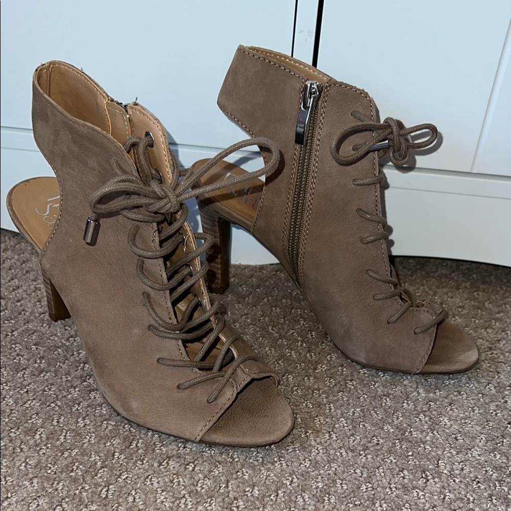 Franco Sarto Stylish Brown Lace-Up Heeled Sandals sz 4 never worn